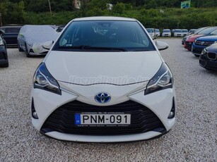 TOYOTA YARIS 1.5 VVT-i Hybrid Live e-CVT MAGYARORSZÁGI-VEZETETT SZERVIZKÖNYVES!