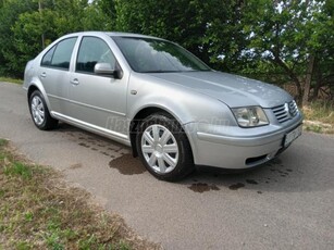 VOLKSWAGEN BORA 1.6 Comfortline HIDEG KLÍMA.RENGETEG MŰKÖDŐ EXTRÁVAL