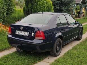 VOLKSWAGEN BORA 1.6 Trendline