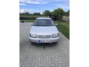 VOLKSWAGEN BORA 1.9 PD TDI Highline