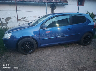 VOLKSWAGEN GOLF V 1.6 FSI Comfortline