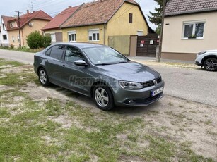 VOLKSWAGEN JETTA 1.2 TSI Trendline