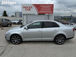 Volkswagen Jetta 2.0 FSI Comfortline Azonnal VI...