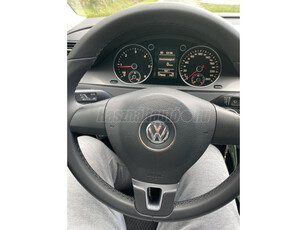 VOLKSWAGEN PASSAT VI 2.0 CR TDI R-Comfortline