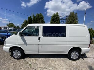 VOLKSWAGEN TRANSPORTER T4 2.5 Basic ÚJKORÁTÓL MAGYAR AUTÓ ELSŐ TULAJTÓL BELEKÖTHETETLEN UTOLSÓ MOHIKÁN