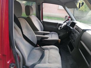 VOLKSWAGEN TRANSPORTER T4 Caravelle 2.5 TDI