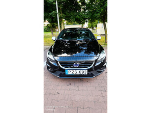 VOLVO V40 2.0 D [D3] Kinetic R-Design