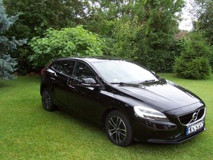 VOLVO V40 2.0 D [D3] Momentum