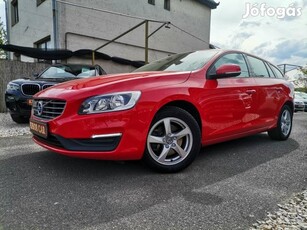 Volvo V60 2.0 D [D2] Momentum Geartronic Színes...