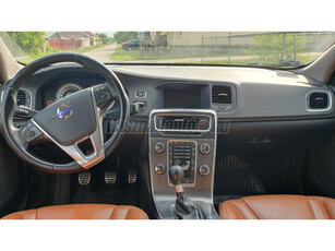 VOLVO V60 2.4 D [D5] Summum