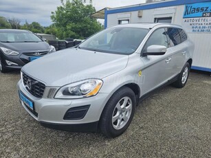 VOLVO XC60 2.4 D [D5] Momentum FULL FULL EXTRA!