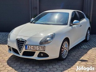 ALFA Romeo Giulietta 2.0 Jtdm-2 Distinctive Gyö...