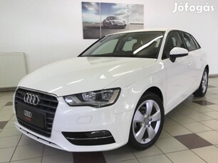 AUDI A3 Sportback 1.6 TDI Attraction Navi-Tempo...