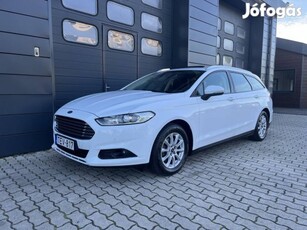 Ford Mondeo 2.0 TDCi Trend Szervizkönyv / 27 %...