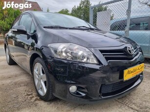 Toyota Auris 2.0 D-4D DPF Sol