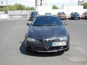 ALFA ROMEO 156 SW Q4 1.9 JTD Progression Összes gyári doksival!