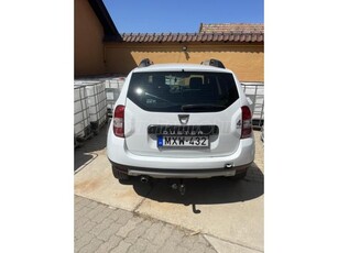 DACIA DUSTER 1.5 dCi Exception 4x4 Vonóhorog. vezetett szervíz könyv