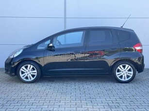 HONDA JAZZ 1.4 Elegance CVT Automata / VEZETETT SZERVIZKÖNYV / SÉRÜLÉSMENTES / 88 E. KM /