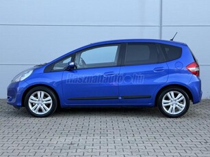 HONDA JAZZ 1.4 Elegance / IGAZOLT SZERVIZMÚLT / SÉRÜLÉSMENTES / 71 E. KM /