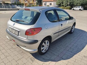 PEUGEOT 206 1.1 Open