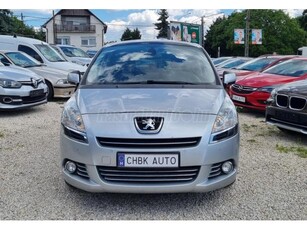 PEUGEOT 5008 1.6 VTi Premium EURO5 vezetett szervizkönyv. panorámatető. bőrkárpit