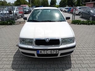 SKODA OCTAVIA 1.4 Ambiente Friss műszaki