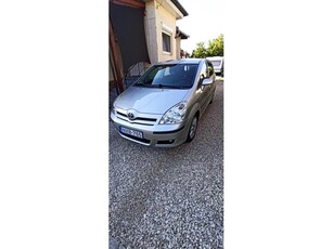 TOYOTA COROLLA VERSO 1.8 Linea Sol M-MT