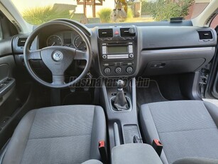 VOLKSWAGEN JETTA 1.9 PD TDI Trendline