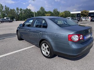 VOLKSWAGEN JETTA V 1.6 Trendline