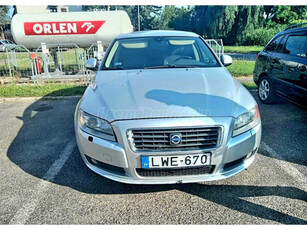 VOLVO S80 2.4 D [D5] Momentum