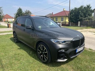 BMW X7 xDrive40d (Automata) 7 személyes. Mo-i. ÁFÁ-s. Légrugó. Matt fóliás. Service Inclusive