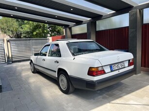 MERCEDES-BENZ 230 E Eredeti állapot