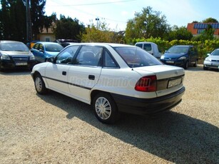 OPEL ASTRA F 1.6 16V Family Kevés kilométerrel.jó motorral