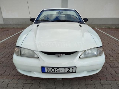 FORD MUSTANG 3.8I CABRIO