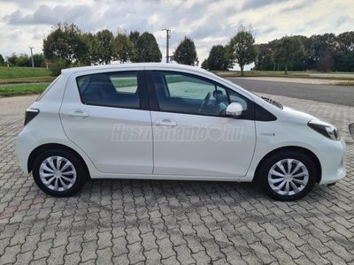 TOYOTA YARIS 1.5 HSD Live (Automata)