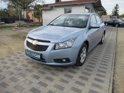 Chevrolet Cruze 1.6 LS Plus / 1 Tulaj / Szerviz...