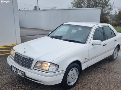 Mercedes-Benz C 180 Esprit Második tulajdonostól