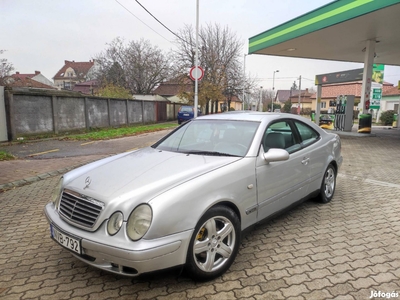 Megkímélt Mercedes CLK 200 benzin