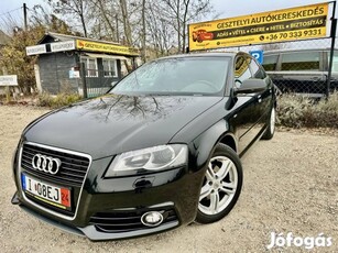 AUDI A3 1.6 TDI Attraction DPF Sportback. S-Lin...