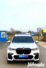 BMW X7 M50d (Automata) (6 személyes ) Individua...