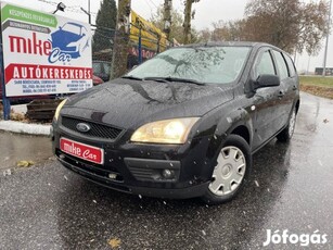 Ford Focus 1.4 Ambiente Vonóhorog! Klíma! Megkí...