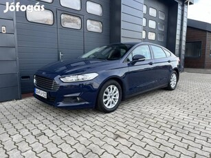 Ford Mondeo 1.5 TDCi Business Szervizkönyv / 1....