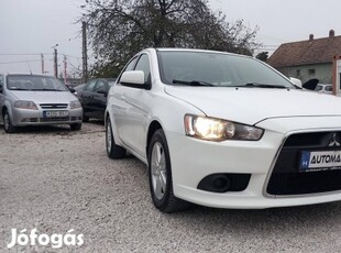 Mitsubishi Lancer 1.5 Invite Sportback Szép áll...