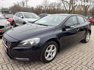 Volvo V40 2.0 D [D2] Momentum Megkímélt állapot...