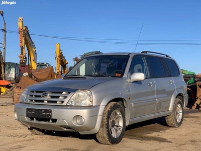 Suzuki Grand Vitara XL7 terepjáró