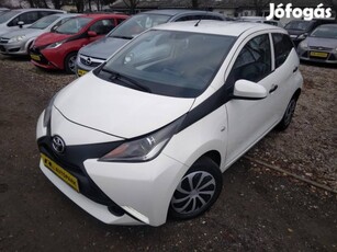 Toyota Aygo 1.0 x-play 102ekm!Nagy színes érint...