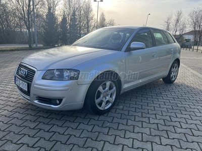 AUDI A3 1.6 Attraction Vezet szervizkönyv