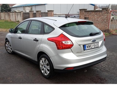 FORD FOCUS 1.6 Ti-VCT Ambiente