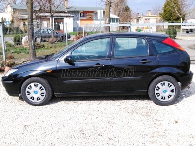 FORD FOCUS 1.8 TDCi Sport Vez.szervizkönyv!!!