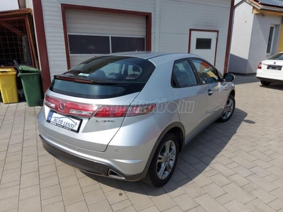 HONDA CIVIC 1.4 Sport BENZIN-GÁZ ÜZEM /LPG/ SZERVIZKÖNYV. 162.000 KM. TOLATÓRADAR. TEMPOMAT